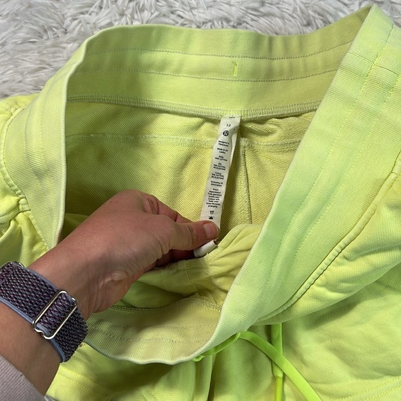 Lululemon Inner Glow High-Rise Short 3" Neon Garment Dye Solid Highlight Yellow - Picture 4 of 7